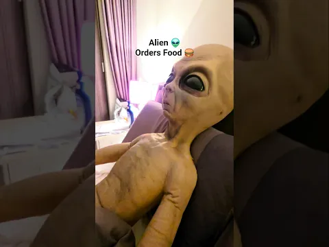 Alien 👽 Orders Food 🍔
