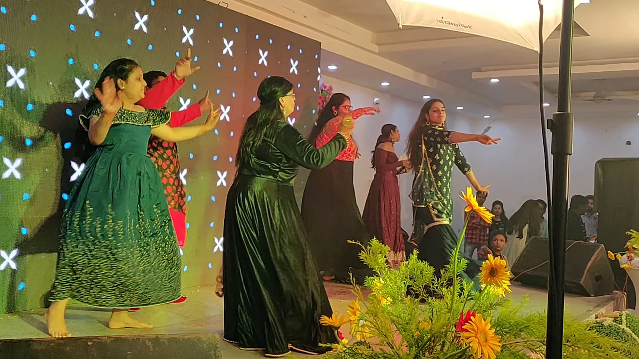 Mere yaar ki shadi hai dance performance