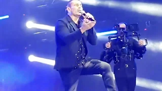 اغنية عم الطبيب لايف الهضبة عمرو دياب فى حفلة المنارة      دندنها