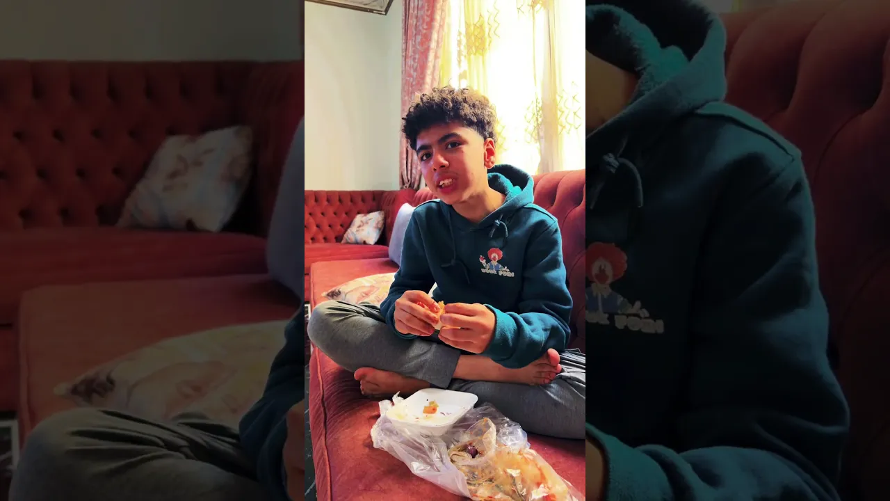 انت مش بتذاكر ليه 💁😂