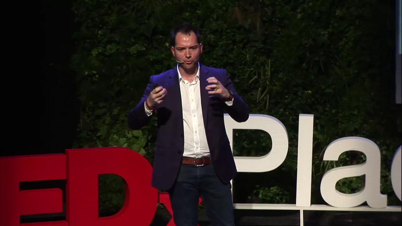 Podran els nanorobots curar malalties com el càncer? | Samuel Sánchez | TEDxPlaçadelForum