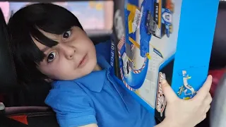 مشوار أيان الأول يوم فيديو بسيط مليان طاقة وبراءة وضحك تابعوا أيان بكل مغامراته القادمة  مشوار أيان الأول يوم فيديو بسيط مليان طاقة وبراءة وضحك تابعوا أيان بكل مغامراته القادمة