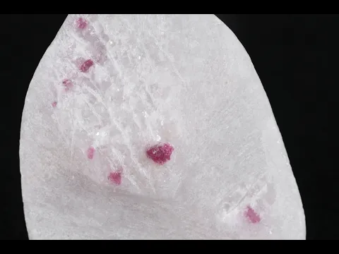 レッドスピネル(尖晶石) 母岩付55g｜天然石 原石 通販キラリ石