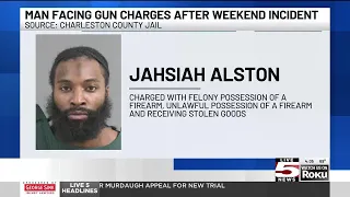 Convicted felon arrested with stolen gun in North Charleston police say
