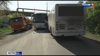В Омске столкнулись два пассажирских автобуса
