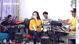 kau asing dimataku voc anie anjanie