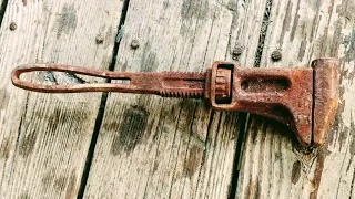 Download ANTIQUE RUSTY STUCK WRENCH RESTORATION MP3