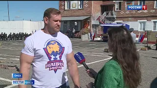 Самый сильный человек планеты Михаил Шивляков провёл мастер-класс для омских заключенных