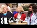 Download Lagu Gaps Girls at the Foodcourt - SNL