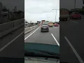 mobil avanza yg mengganggu kendaraan lain di tol yg bs mengakibatkan kecelakaan.