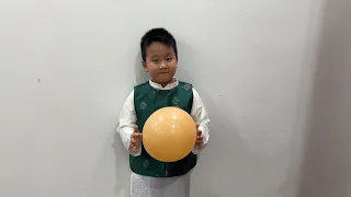 Play with balloon together