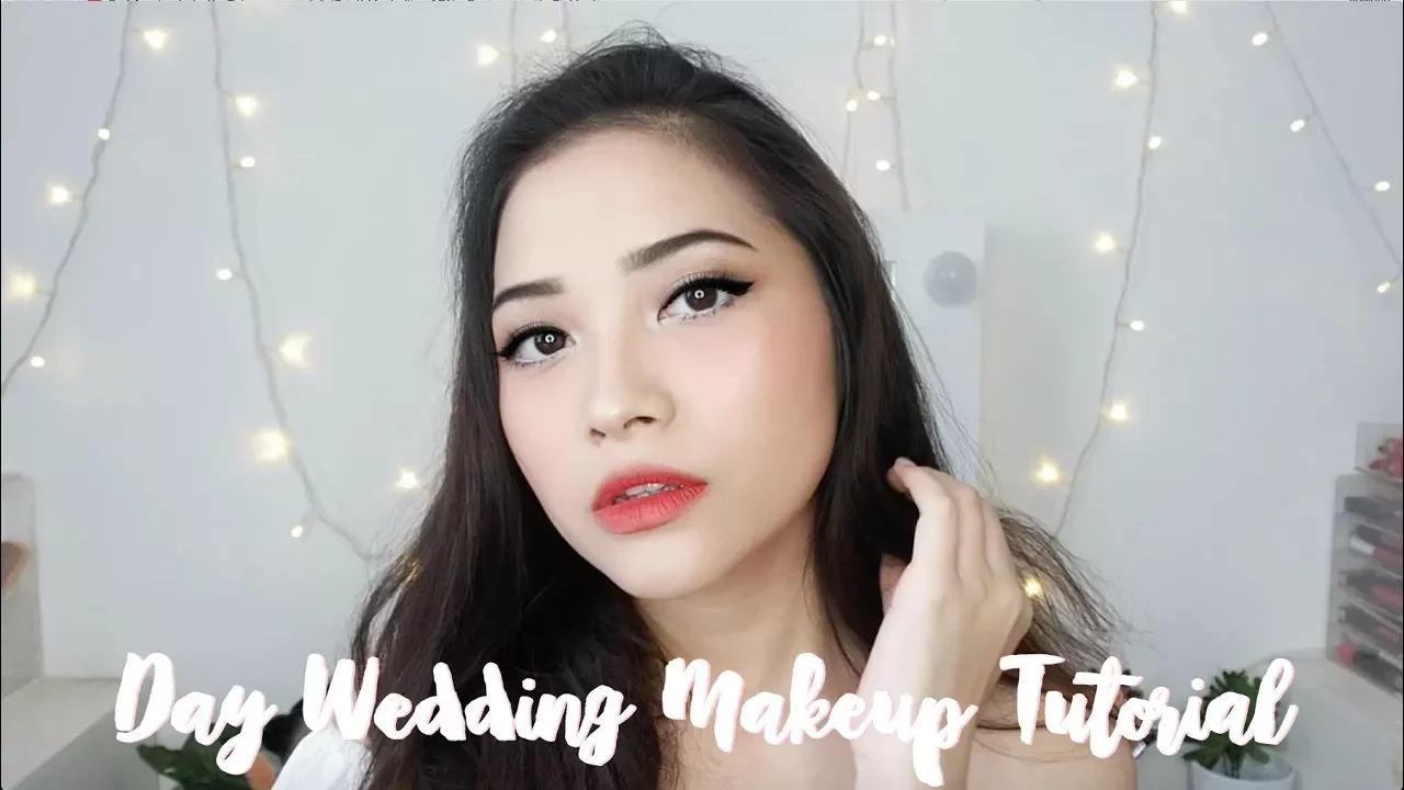 Beauty blogger Say Tioco teaches us a thing or two on contouring using the V-Face Duo Stick from May. 