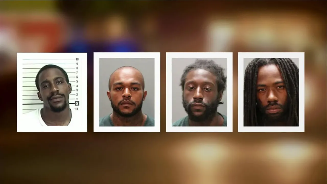 Store employees fend off would-be-thieves using swords