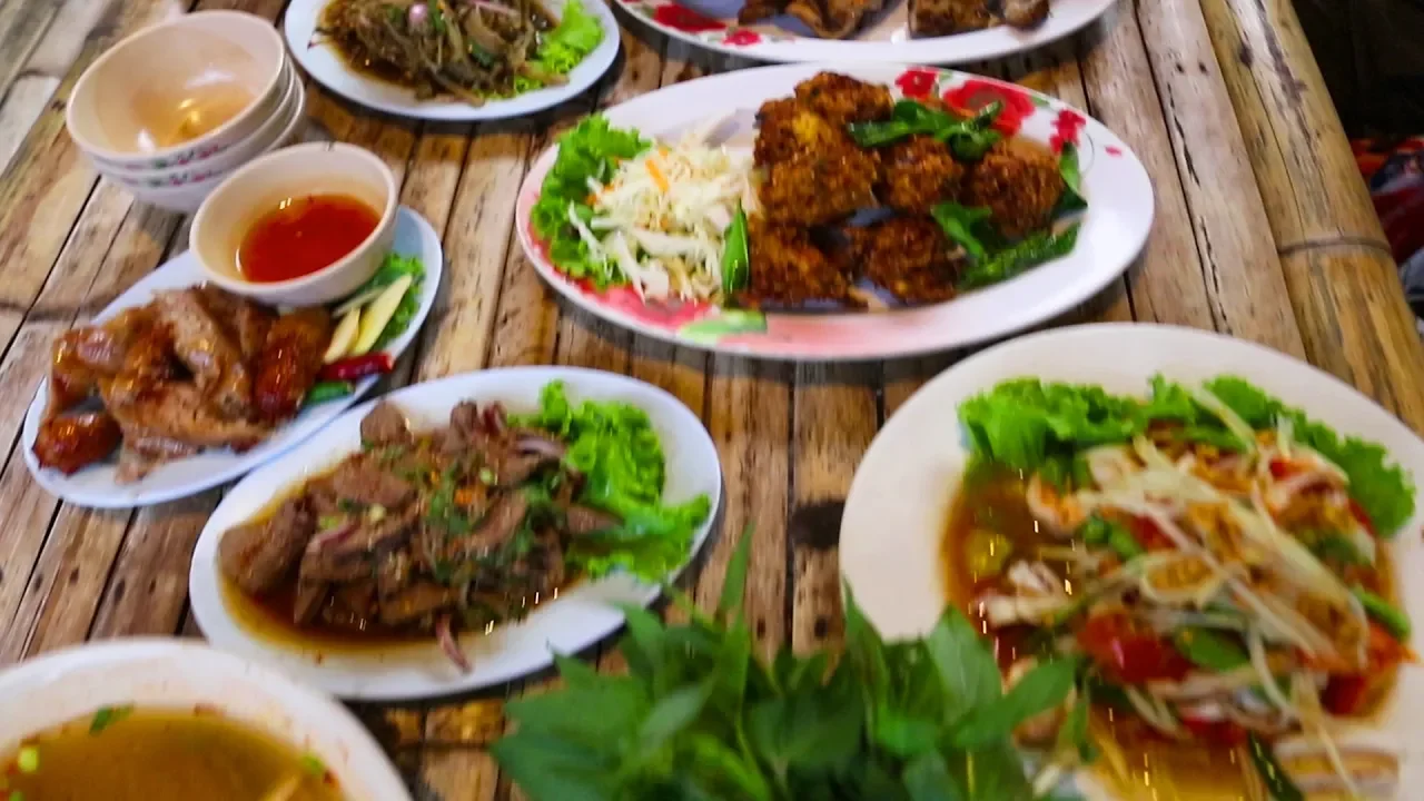 Best Isaan Food - 8 NORTHEASTERN THAI FOODS You Should Try in Thailand. Food in Thailand