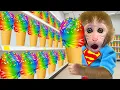 Download Lagu Bebé Mono BonBon huye con el patito de la lluvia de palomitas dulces en el parque - MONO BONBON ESP