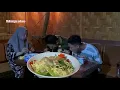 Download Lagu Suasana hujan, aktivitas sore, masak mie nyemek kesukaan keluarga, masakan desa 