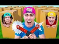 Download Lagu JUGANDO A LAS ESCONDIDAS EN CAJAS DE CARTON !!