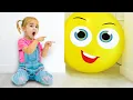 Download Lagu Alice plays Hide and Seek with Balloons