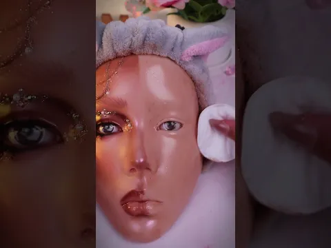 Most relaxing makeup removal routine. 💆🏼‍♀️