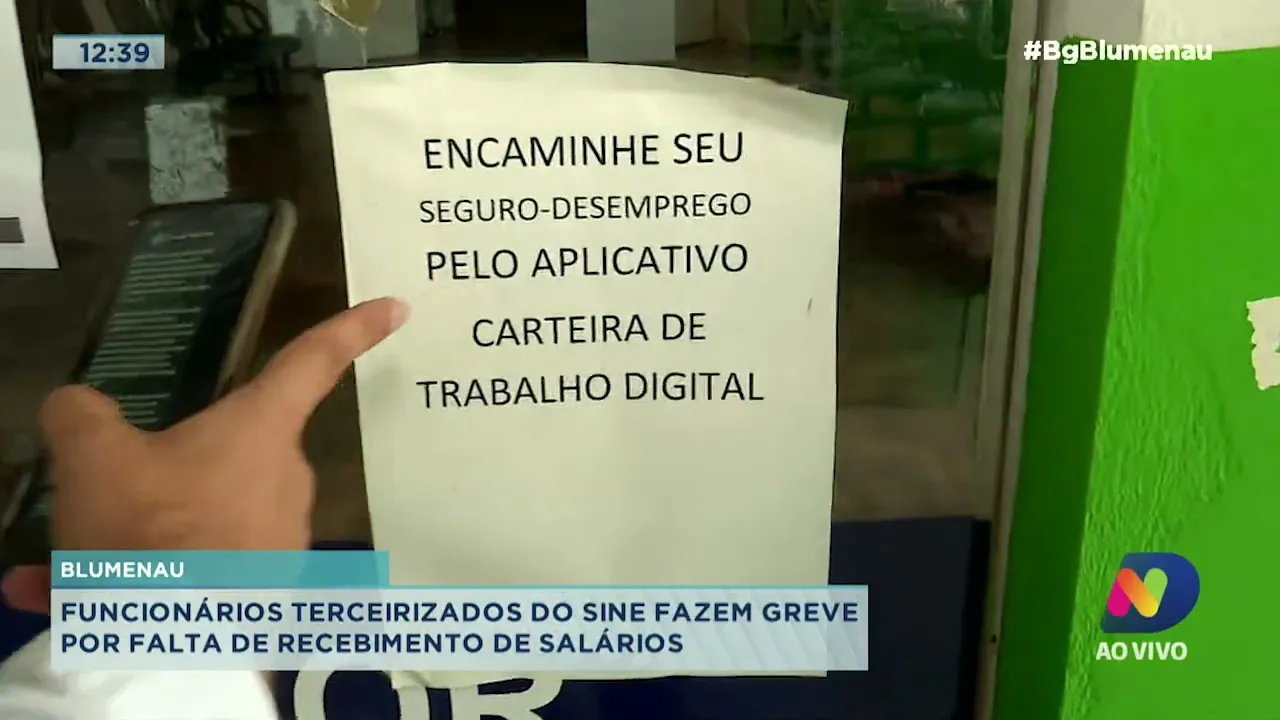 Funcionários do Sine realizam greve em Blumenau