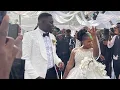 Geosteady akyamudde abagole Chosen Becky ne Professor nga bayingira ekidaala ku wedding yabwe 