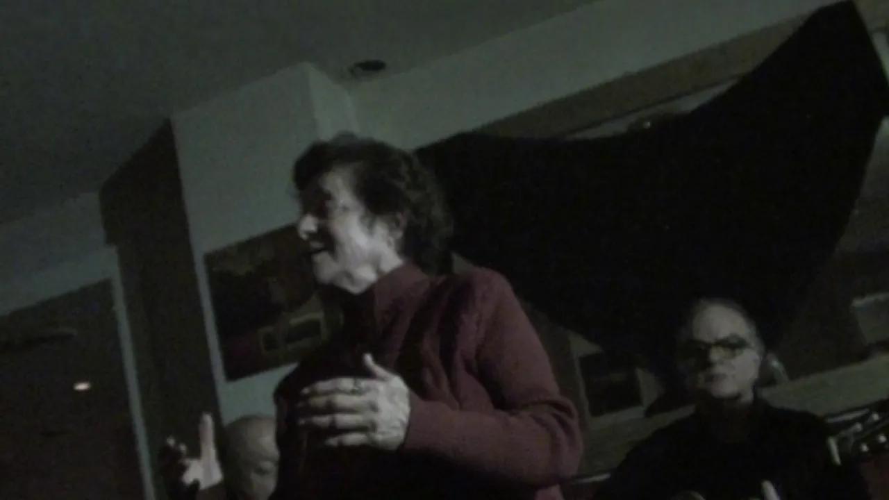 Ada de Castro - Rosa Caída Ada de Castro - Rosa Caída