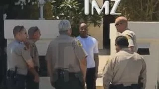 Dr Dre Handcuffed and Searched by Cops