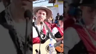 MZUNGU MSUKUMA ASHANGAZA WATU 