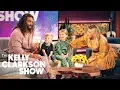 Video di Kelly's Kids Ask Jason Momoa Their Burning 'Aquaman' Questions