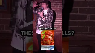 Comedian’s UNIQUE way to deal with Heckles… #freestylerap #funny