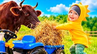 СИНИЙ ТРАКТОР 🚜 Малыш кормит БЫКА на ферме! 🐂