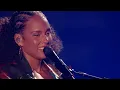 Iconic! Alicia Keys Performs "Fallin'" With Surprise Guest Raye - American Idol 2026 Grand Finale