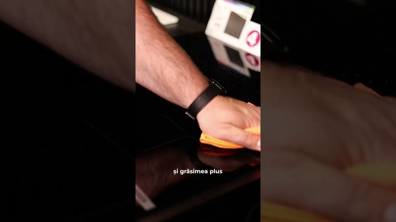 Cum curăți plita electrică rapid și fără zgârieturi: Trucul simplu cu oțet