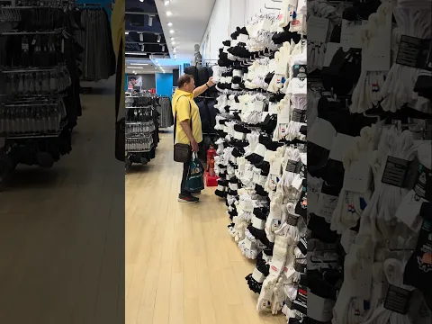 «А куда теперь деваются все эти вещи?»#shorts #магазин #покупки #ЛюбовьКрюк #юмор