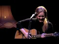 Adele live at the Tabernacle (London): chatting + playing "Daydreamer"