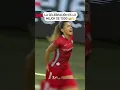 Download Lagu Asustó a todos con su lesión, pero le puso ritmo al festejo 💃😂 | #Shorts