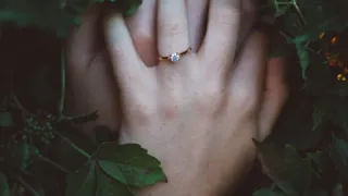 شفت الدنيا على ايديه 