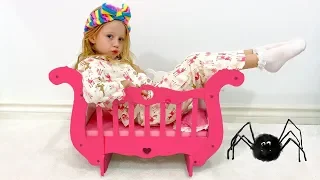 ستايسي ولها سرير الأميرة السحري الجديد دندنها