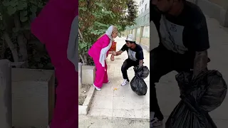 بردمش اونجا چند تا بیشتر بخوره خب 