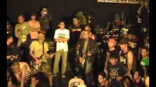 Download Under 18 - Never Give in / Loyalitas LIVE at Linoleum Records Launching Party, AACC 2007 MP3