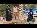 Download Lagu Hajar en de officier omringd door de eerste vrouw!