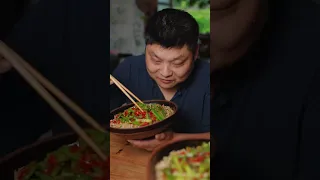 鸭老板吃饭，就没有那么多套路 #mukbang #好吃还顶饱