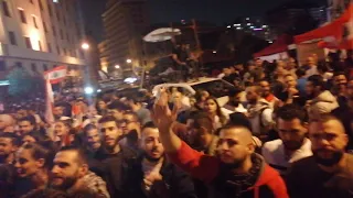 عهد العرص   من شوارع بيروت   المنتفضة ضد فساد الطبقة السياسية دندنها