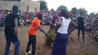 kalli yadda wasu yanmata kecechewa