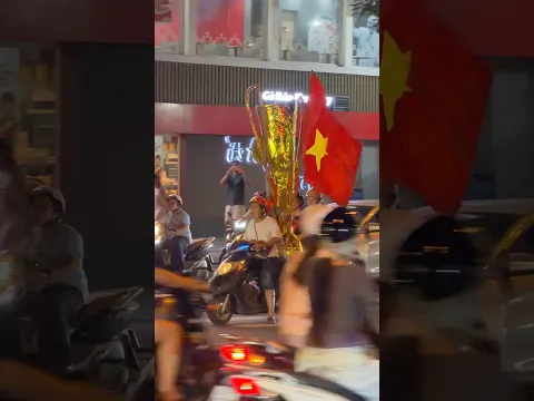 ĐỘC LẠ ĐI BÃO VIỆT NAM