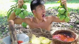 eating green manggo with spicy hipon u0026 lemon mouth watering boy tapang 