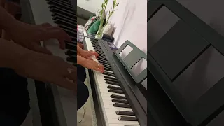 موسيقي هاني شنوده  الكاميرا في الملعب                 دندنها