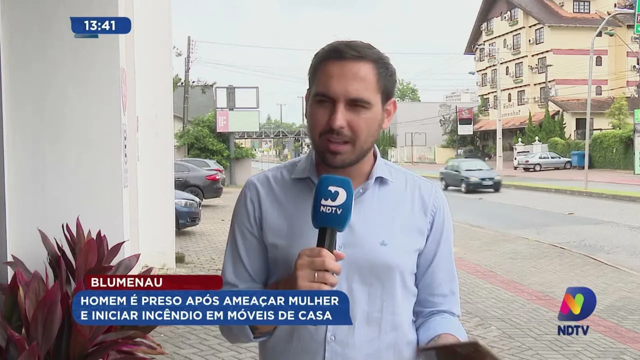 Homem é preso após ameaçar mulher e iniciar incêndio em móveis de casa