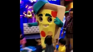 Umattend ako ng birt ay party ng 1 year old sa Shakey s Yung host kumanta ng The Dawn