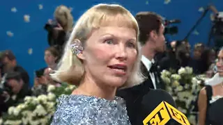 Pamela Anderson ROCKS Fresh Face And Short Bob At 2025 Met Gala 